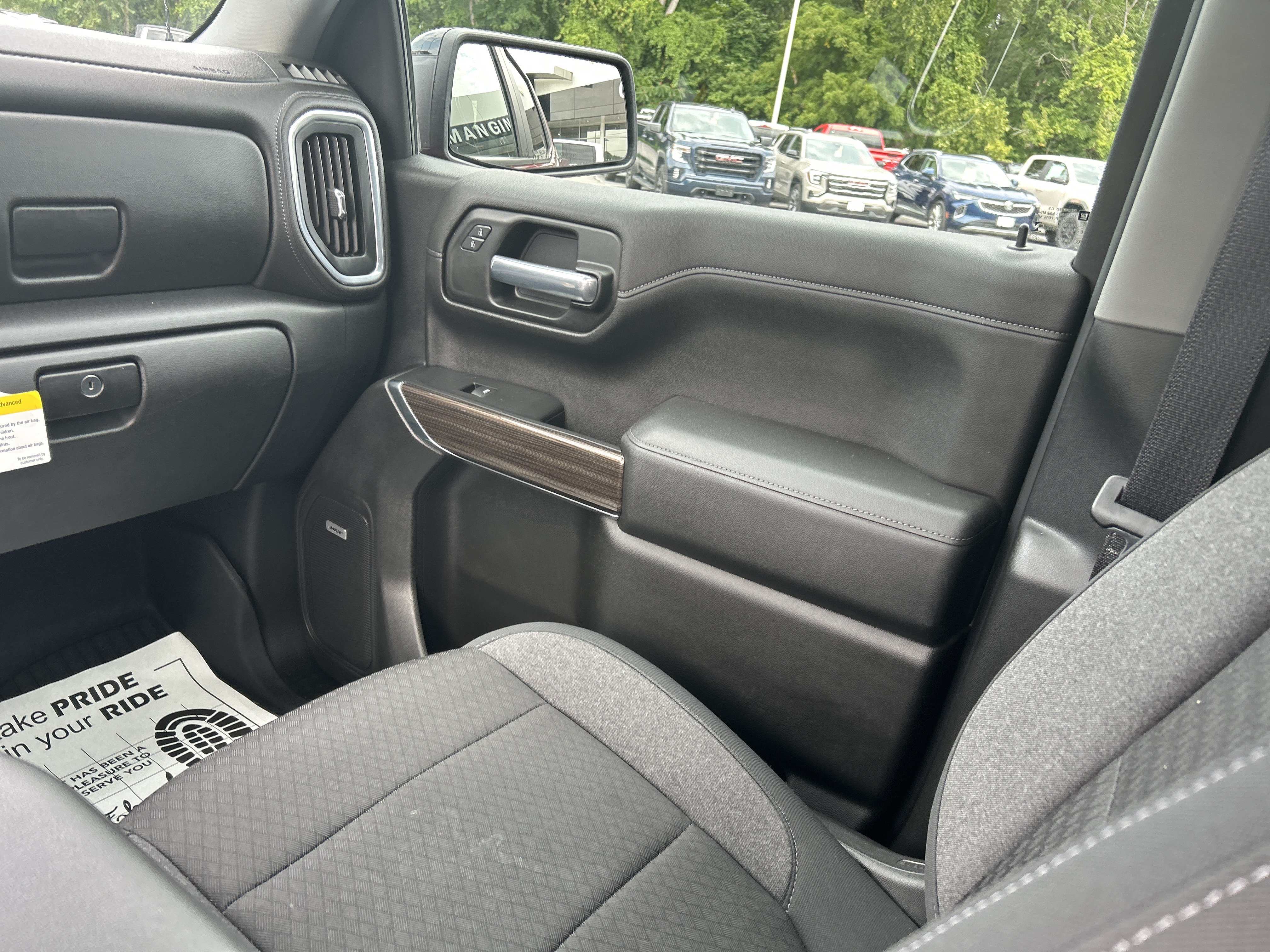 Used 2020 Chevrolet Silverado 1500 LT Trail Boss AWD/4WD image 32