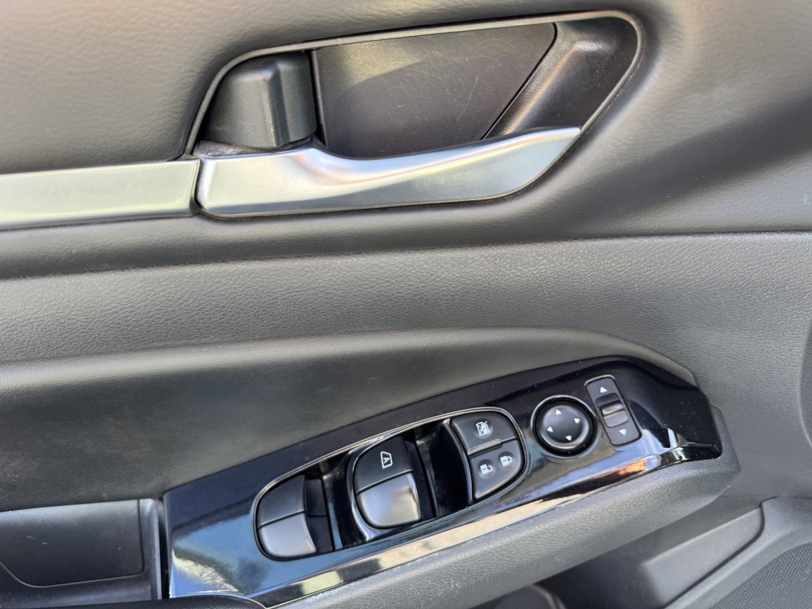 Used 2023 Nissan Altima 2.5 SV image 14