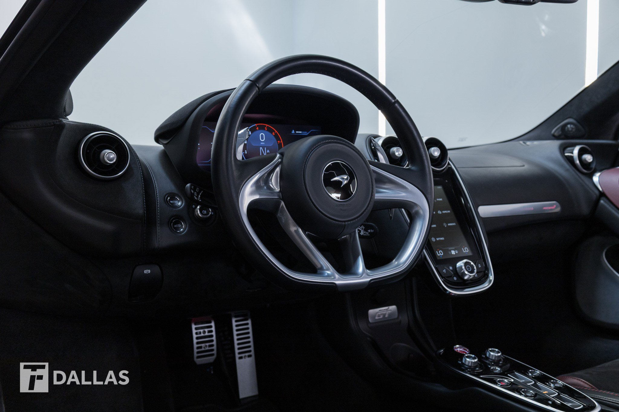 Used 2023 McLaren GT RWD image 25