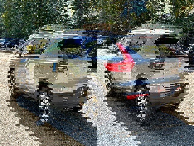 New 2026 Volvo XC40 B5 Plus w/ Protection Package Premier image 4