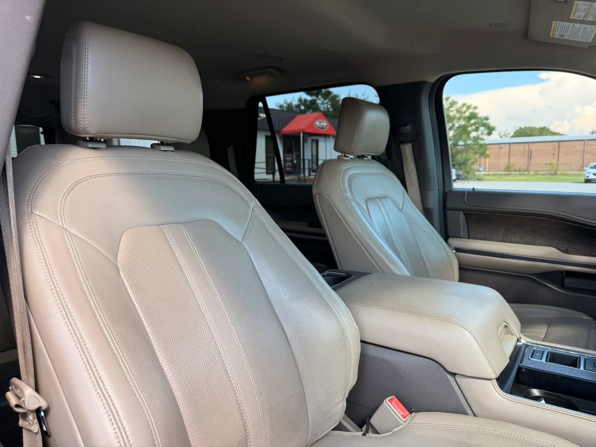 Used 2020 Ford Expedition Max Limited RWD image 35
