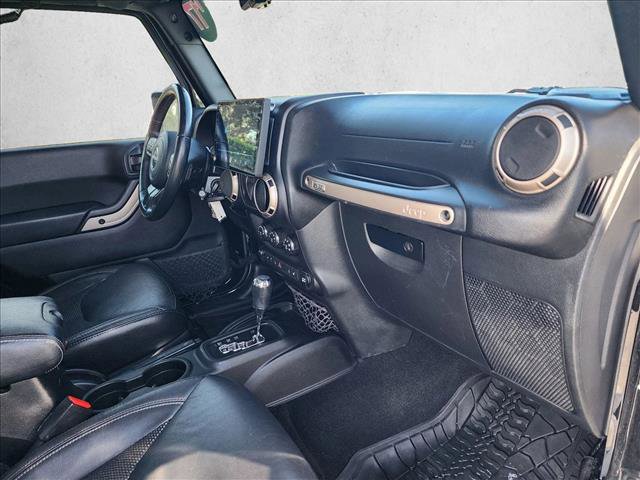 Used 2017 Jeep Wrangler Sahara AWD/4WD image 17