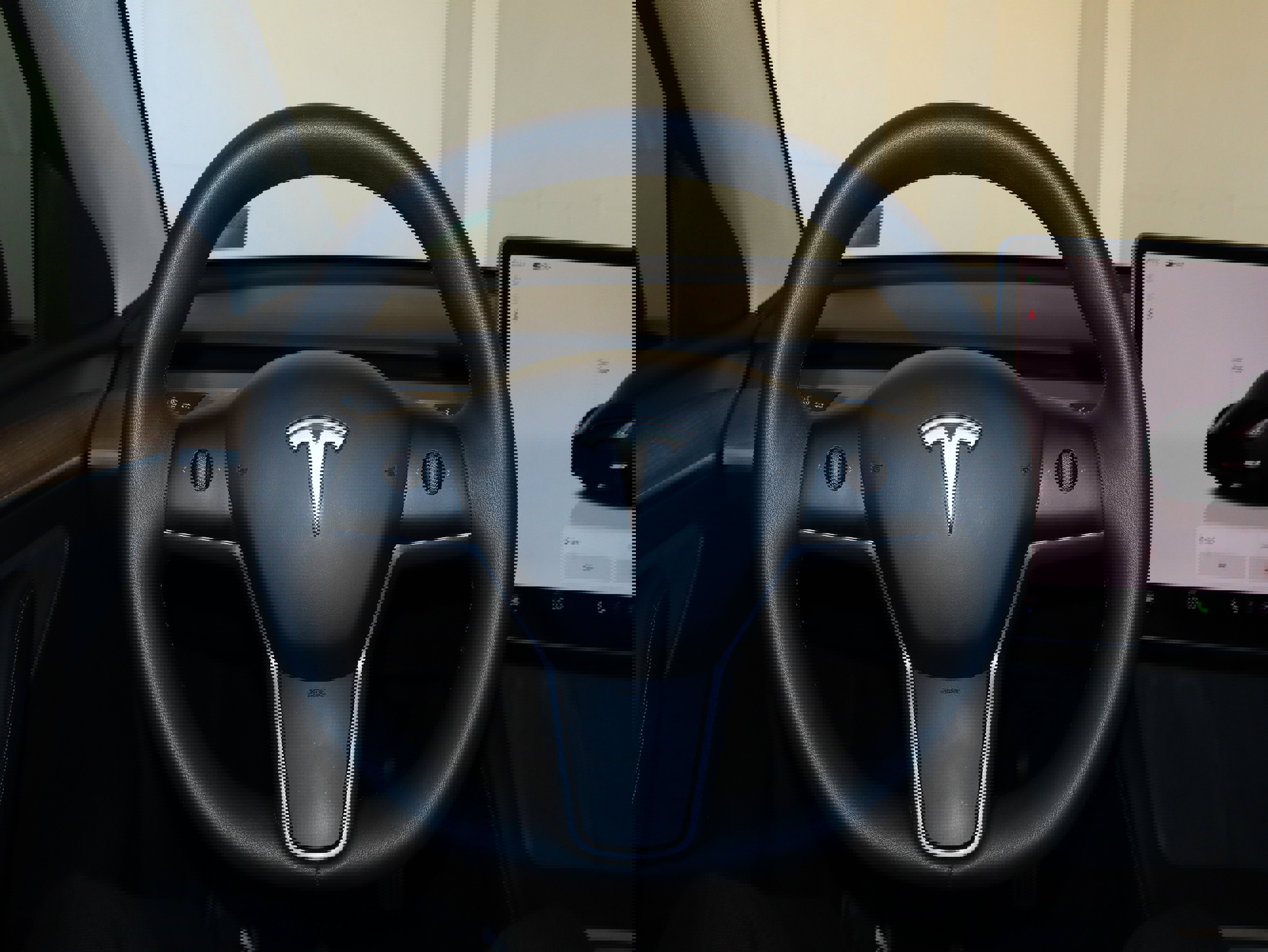 Used 2025 Tesla Model Y Performance image 23
