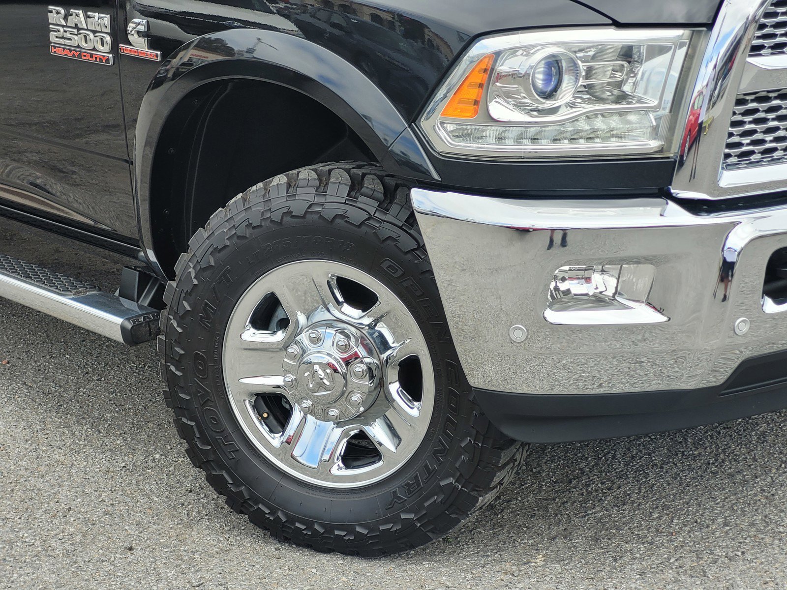 Used 2018 RAM 2500 Laramie image 3