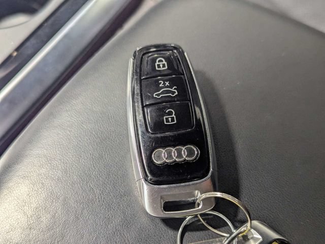 Used 2022 Audi Q8 Prestige w/ Prestige Package AWD/4WD image 24