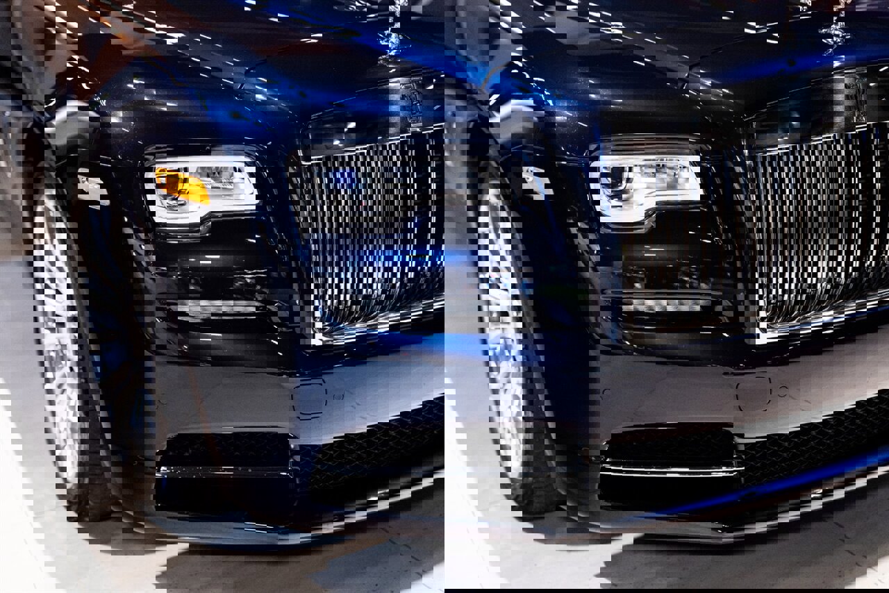 Used 2019 Rolls-Royce Dawn image 25