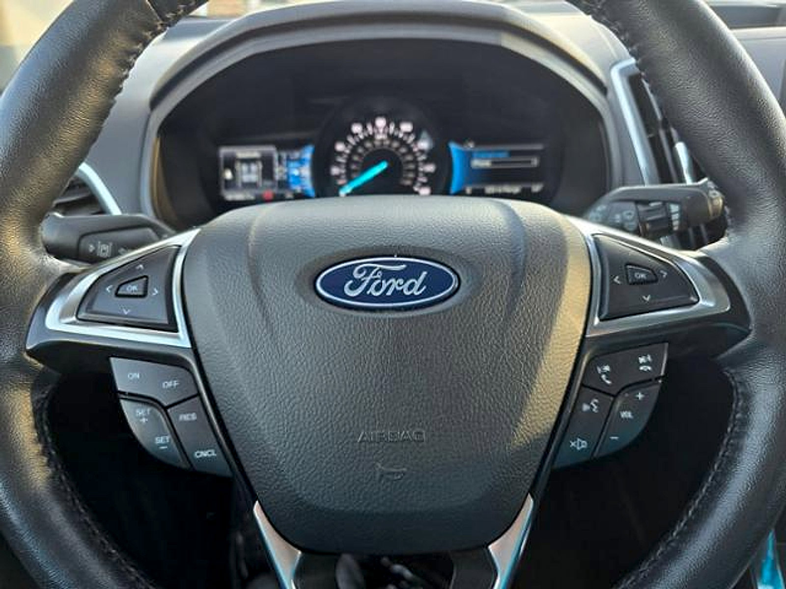 Used 2024 Ford Edge Titanium image 24