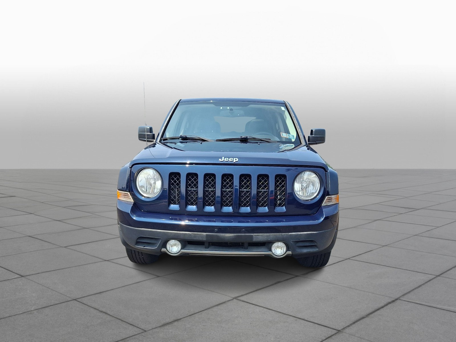 Used 2014 Jeep Patriot Latitude w/ Freedom Edition Package FWD image 2