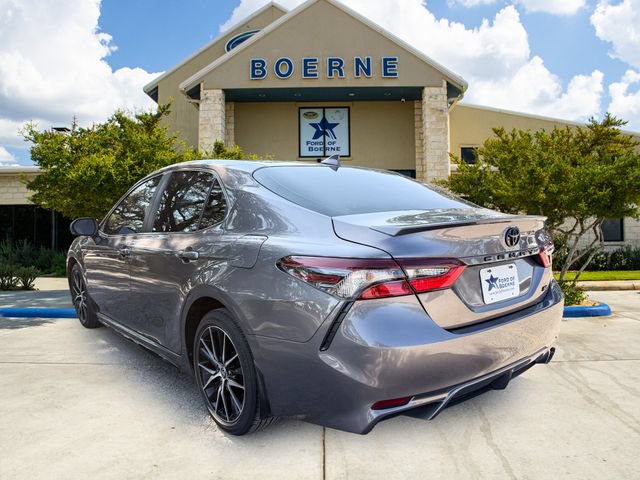 Used 2024 Toyota Camry SE FWD image 3