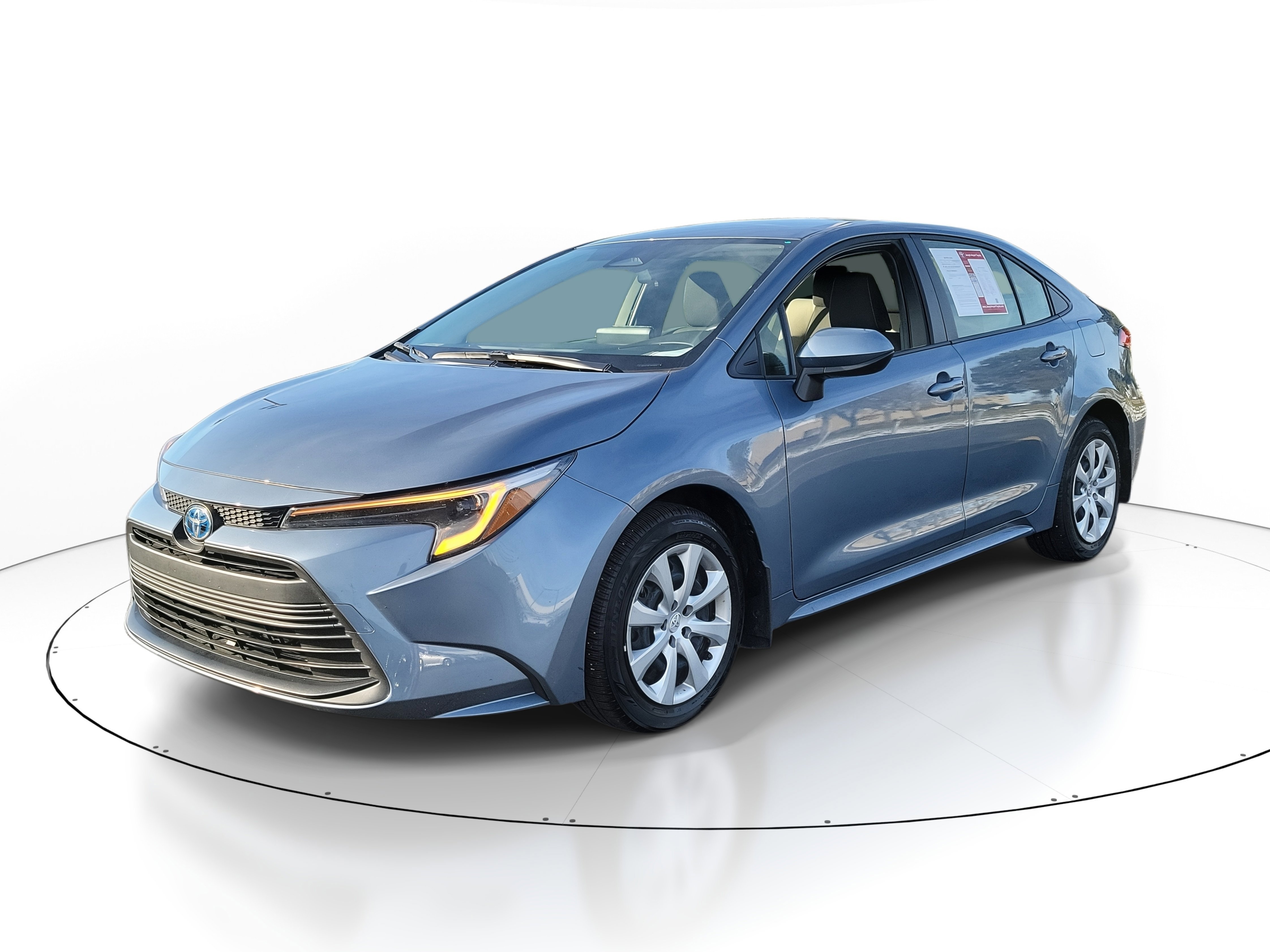 Used 2024 Toyota Corolla LE image 3