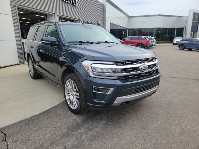 Used 2023 Ford Expedition Limited image 12