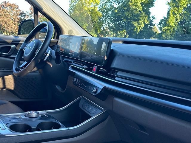 Used 2026 Kia Carnival LXS FWD image 27