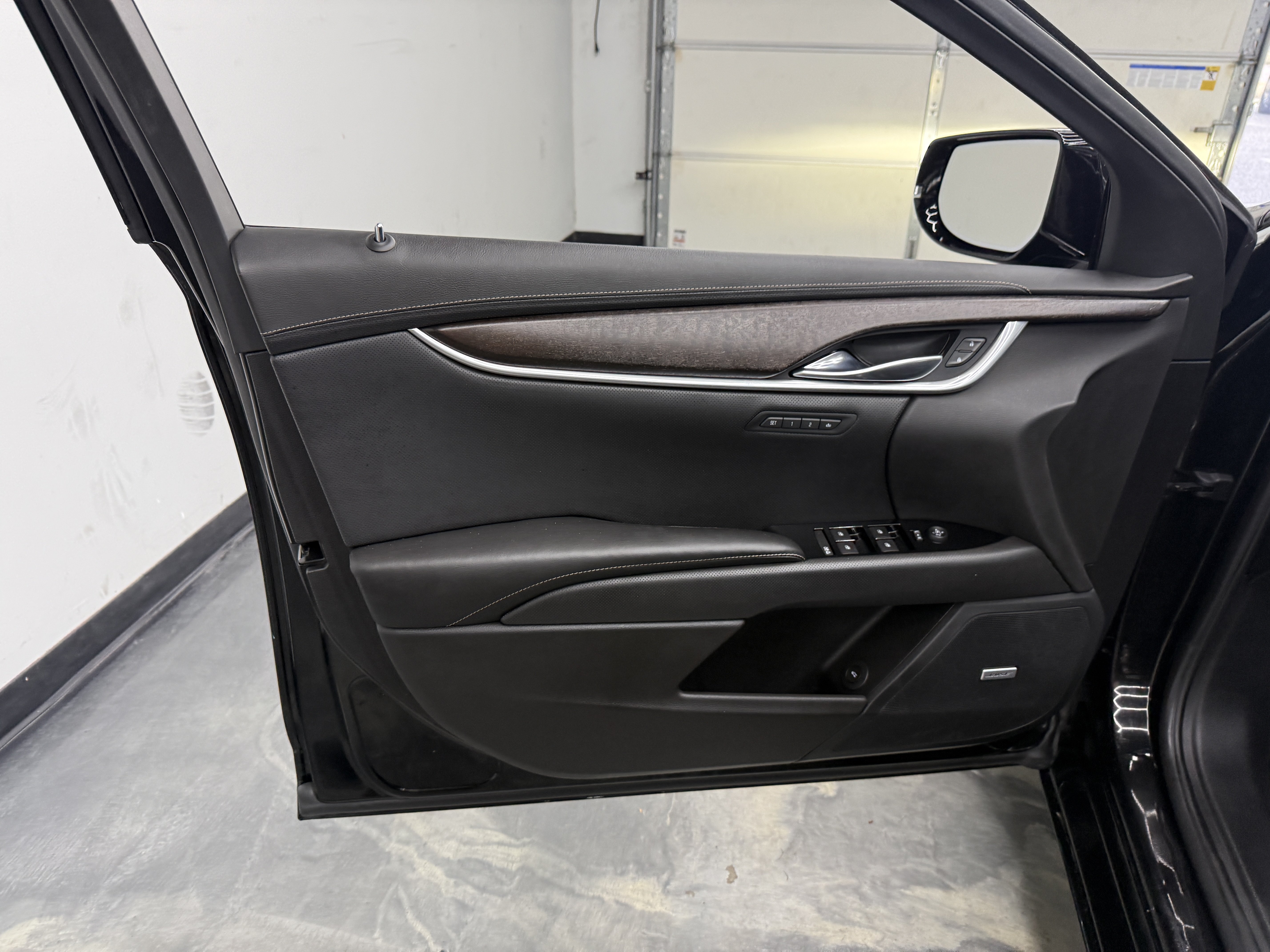 Used 2018 Cadillac XTS Luxury AWD/4WD image 9