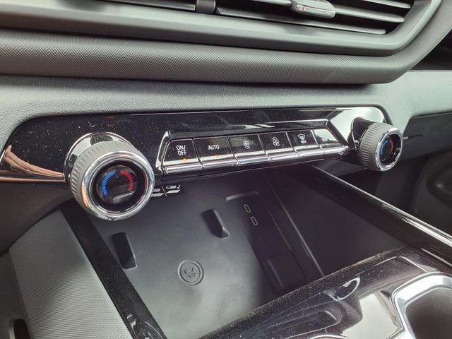 New 2025 Chevrolet Silverado EV LT image 31