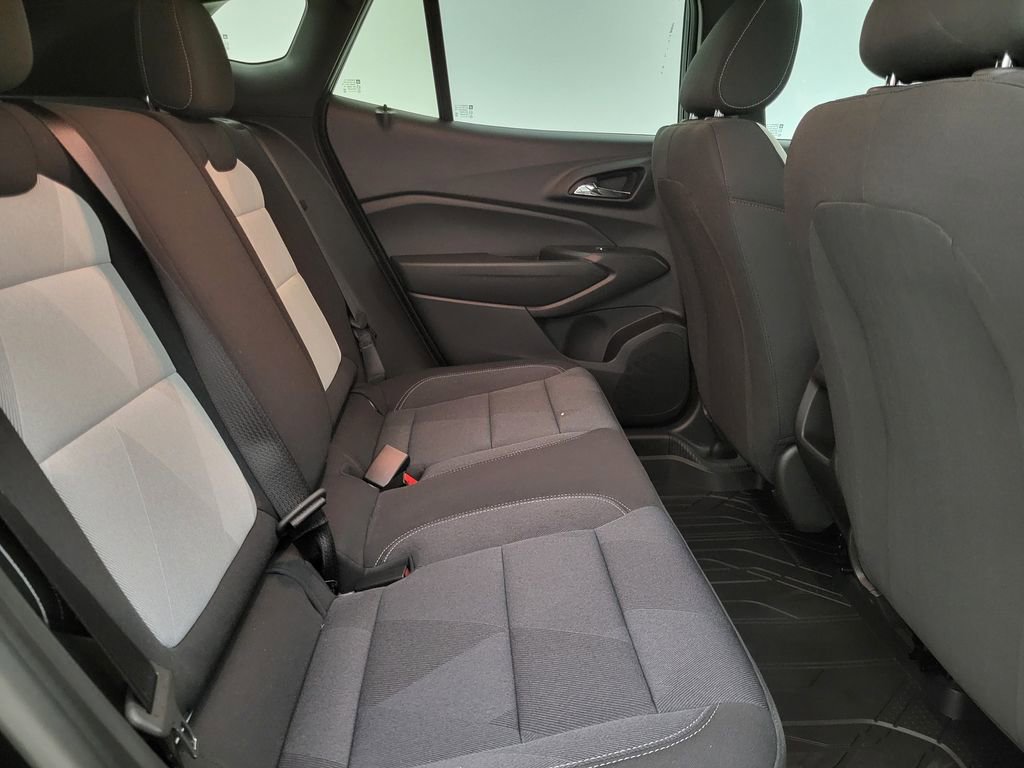 New 2026 Chevrolet Trax RS w/ Sunroof Package image 38