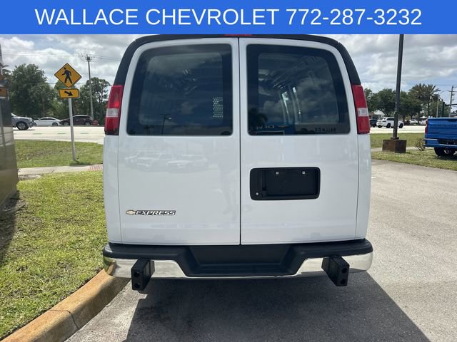 Used 2024 Chevrolet Express 2500 w/ Driver Convenience Package RWD image 8