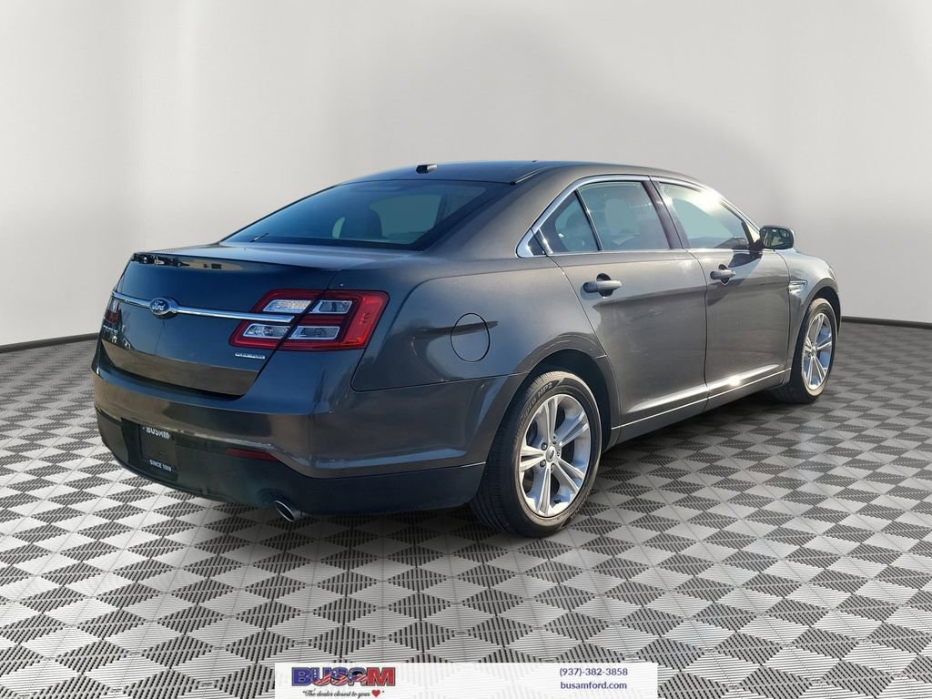 Used 2018 Ford Taurus SE image 4