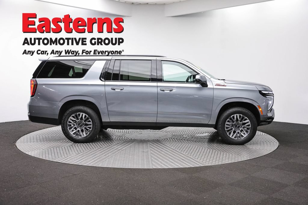 Used 2025 Chevrolet Suburban Z71 AWD/4WD image 4