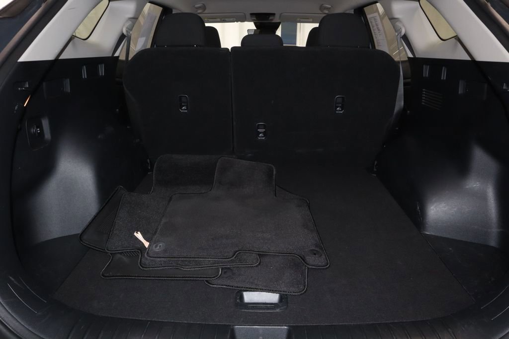 Used 2025 Kia Sportage LX image 17