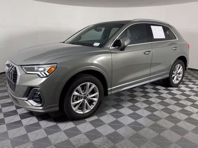 Used 2024 Audi Q3 2.0T Premium AWD/4WD image 2