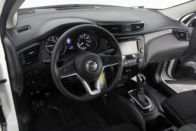 Used 2020 Nissan Rogue Sport S image 8