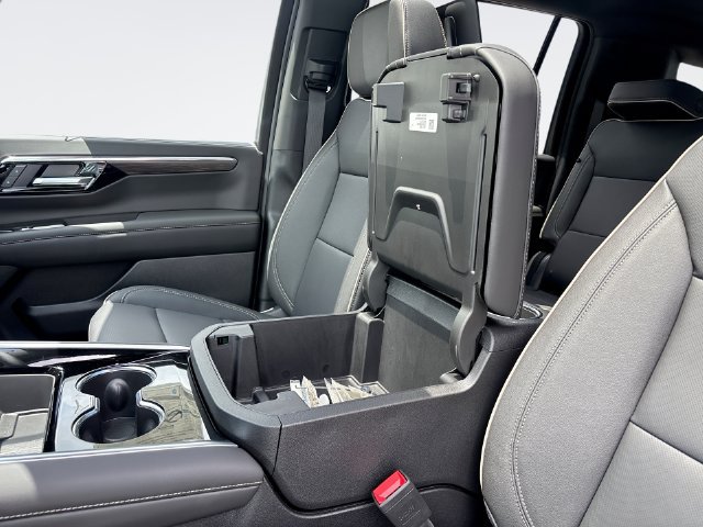 New 2026 Chevrolet Suburban Premier AWD/4WD image 21
