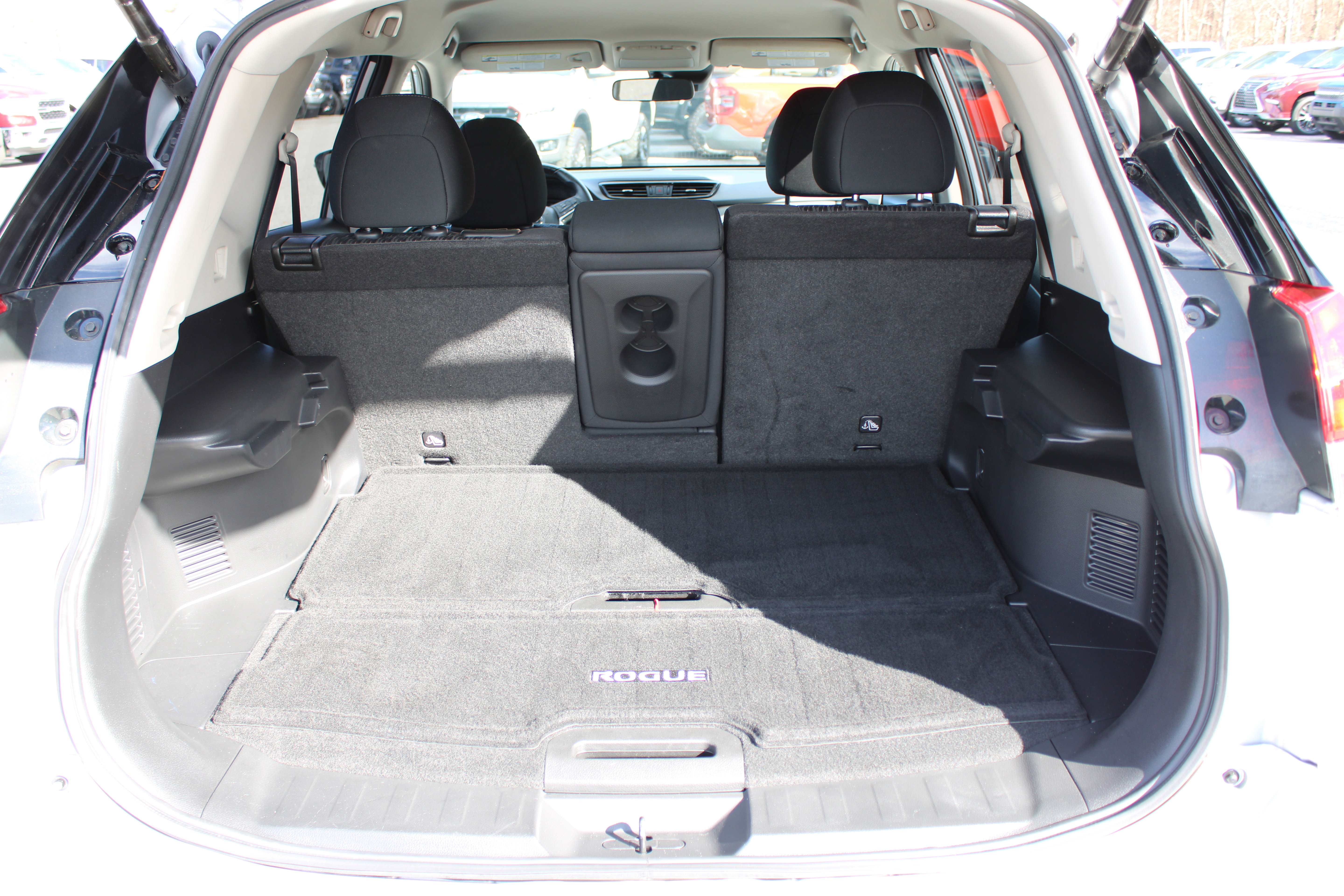 Used 2020 Nissan Rogue SV image 13