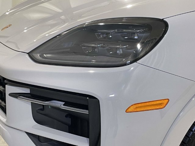 New 2026 Porsche Cayenne GTS AWD/4WD image 14