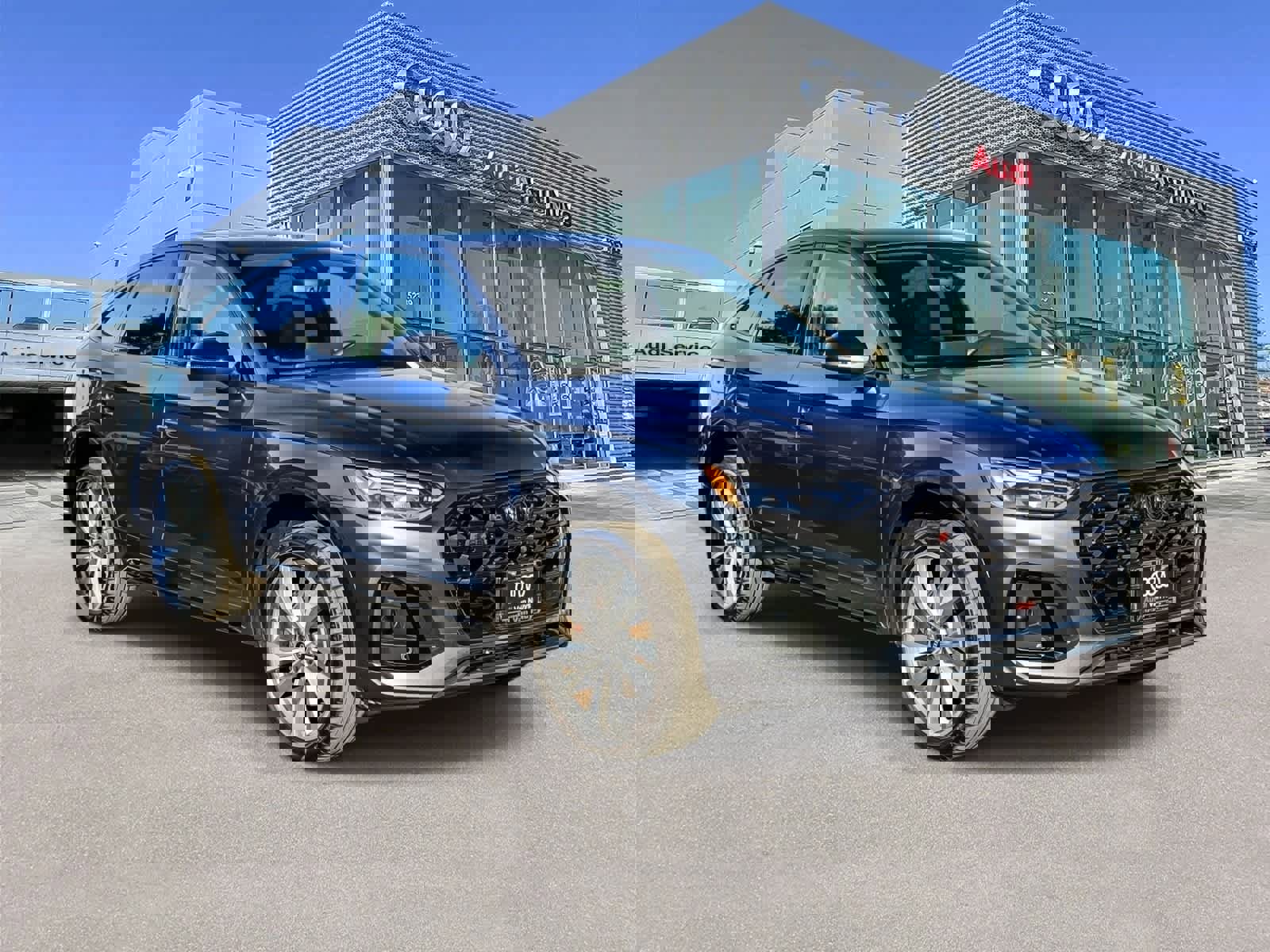 Used 2023 Audi SQ5 Premium Plus w/ Premium Plus Package image 5