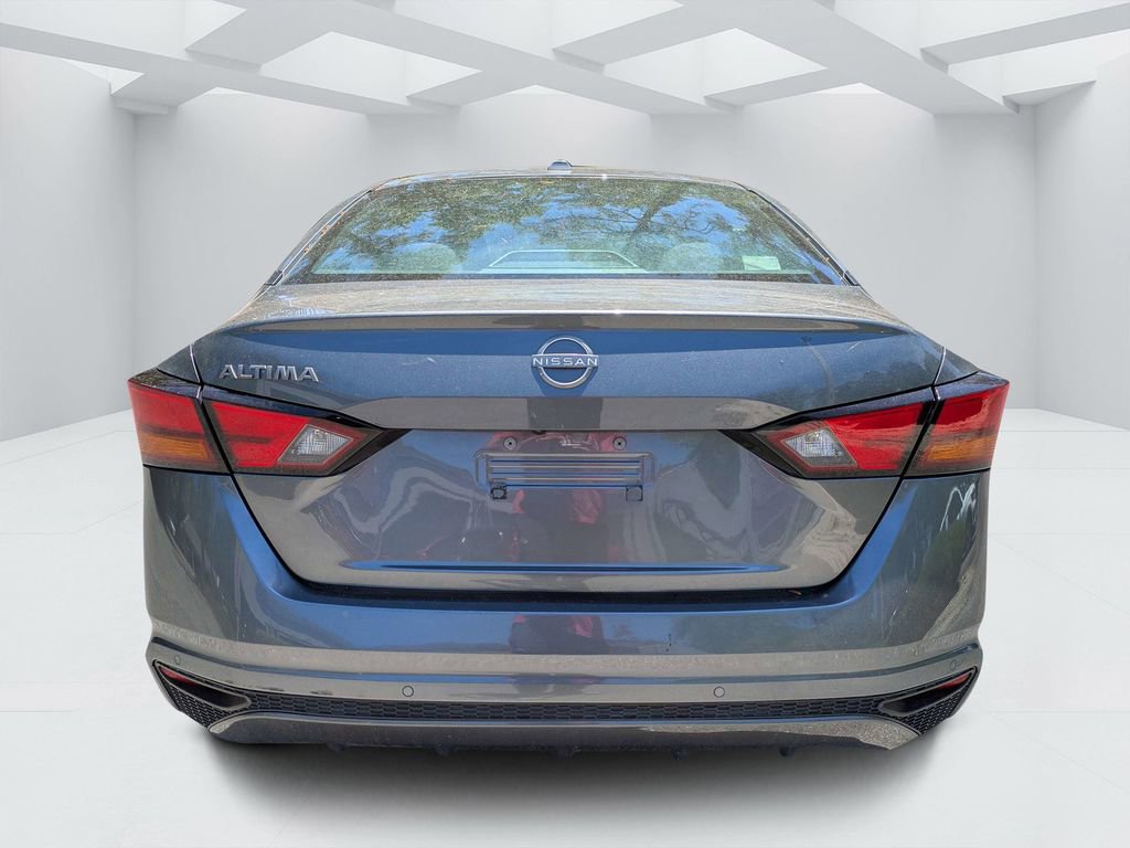 Used 2025 Nissan Altima 2.5 SV FWD image 4