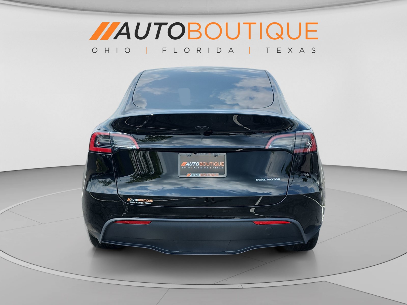Used 2024 Tesla Model Y Long Range AWD/4WD image 5