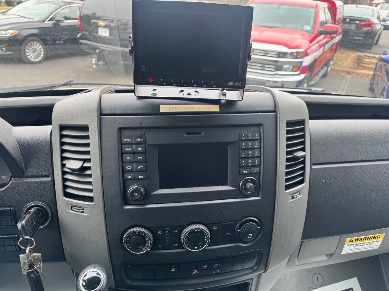 Used 2014 Freightliner Sprinter 3500 image 15