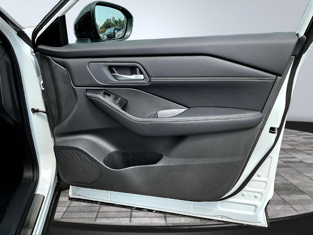 New 2026 Nissan Rogue Dark Armor AWD/4WD image 32