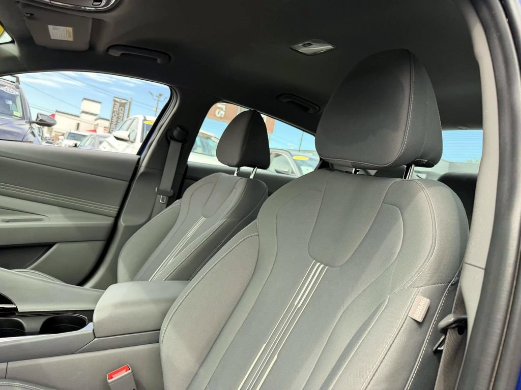 Certified 2023 Hyundai Elantra SEL w/ Convenience Package FWD image 9