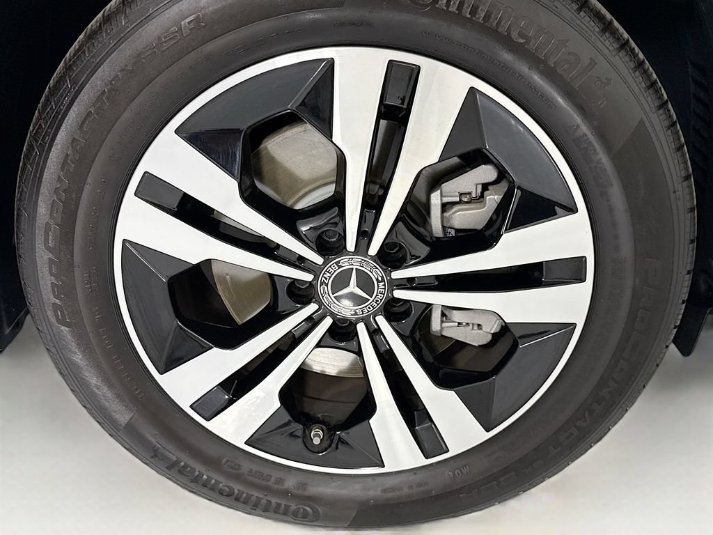 Certified 2025 Mercedes-Benz GLB 250 image 32