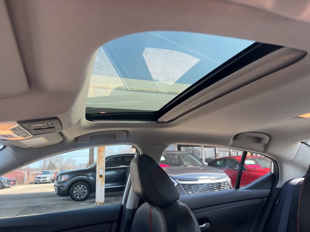 Certified 2023 Nissan Sentra SR w/ SR Premium Package image 9