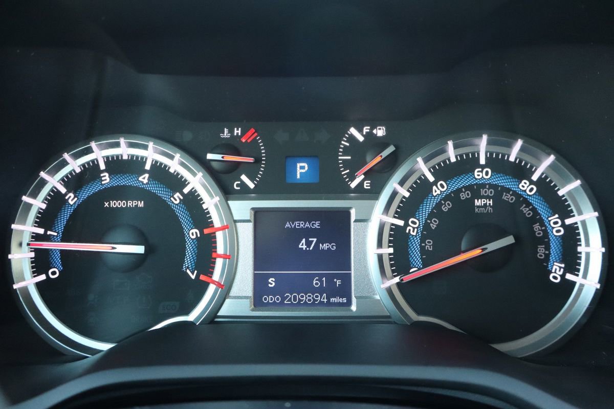 Used 2015 Toyota 4Runner Limited image 35