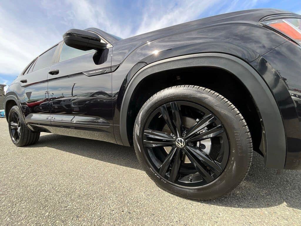 Certified 2023 Volkswagen Atlas Cross Sport SEL R-Line AWD/4WD image 10