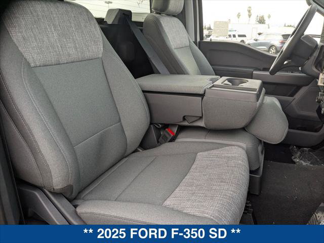 New 2025 Ford F350 XLT w/ FX4 Off-Road Package image 15