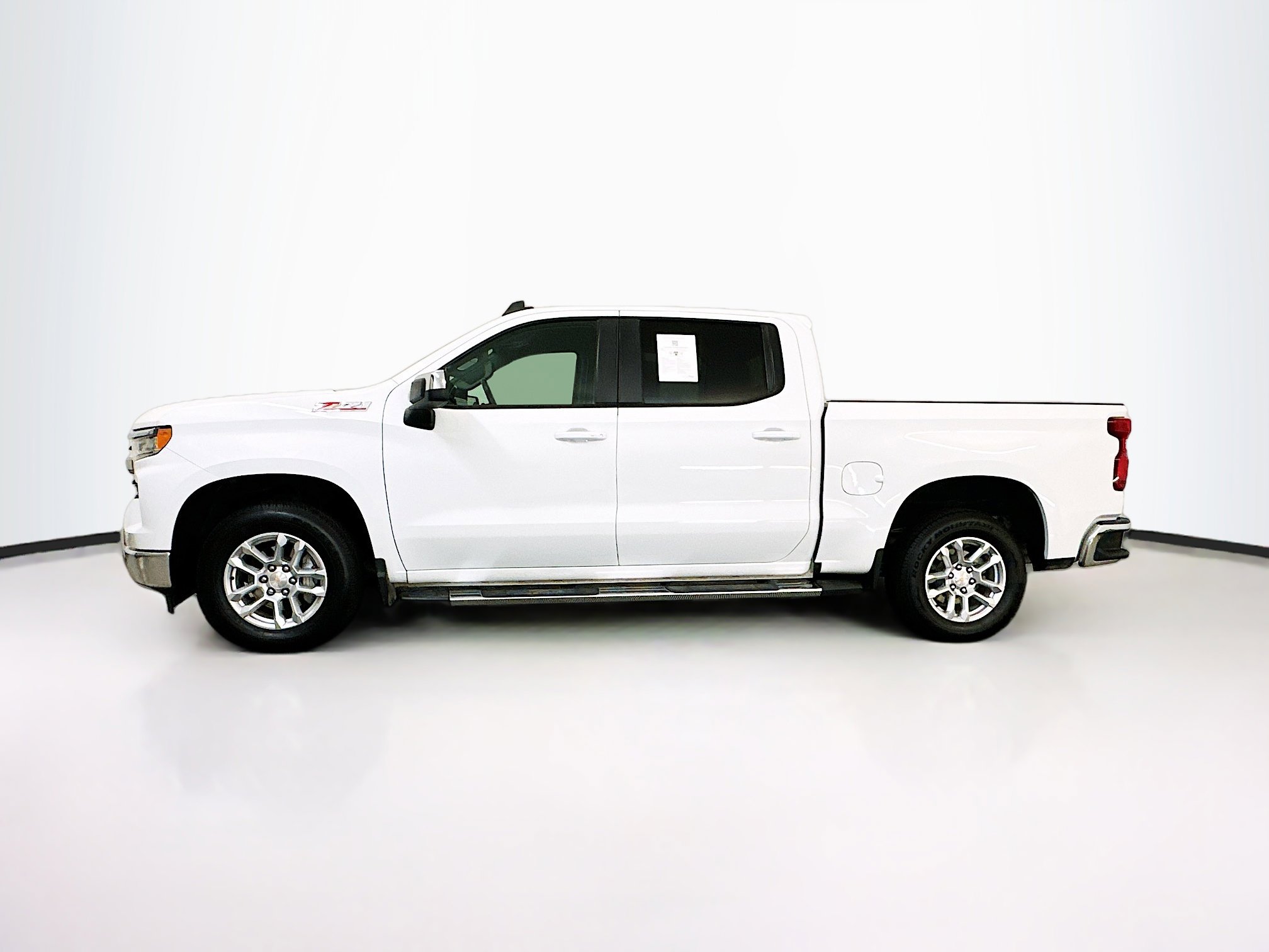 Used 2025 Chevrolet Silverado 1500 LT image 4
