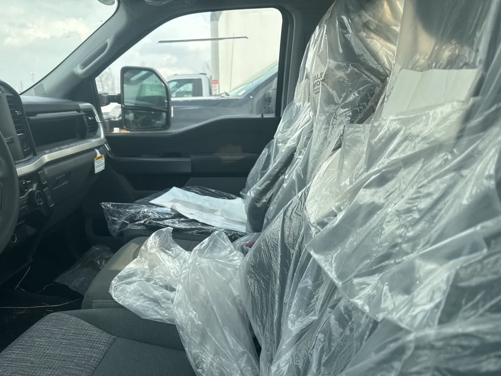 Used 2023 Ford F450 XLT w/ XLT Value Package image 26
