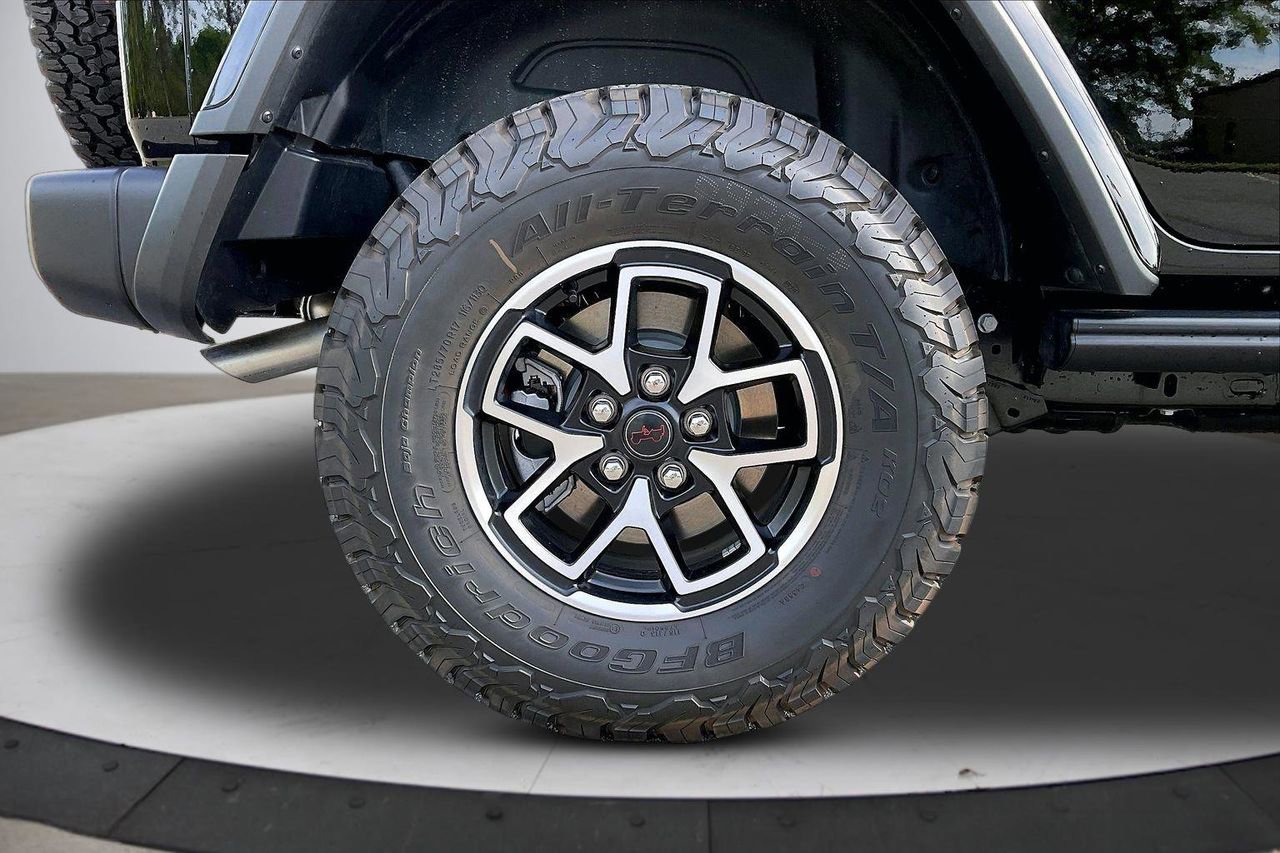 Certified 2025 Jeep Wrangler Unlimited Rubicon w/ Safety Group AWD/4WD image 37