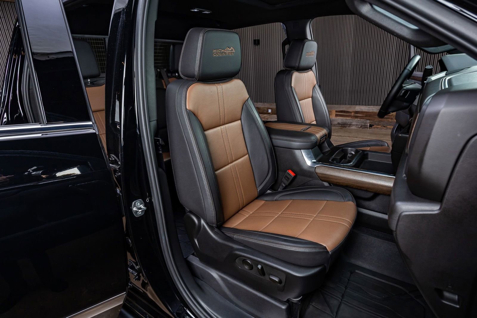 Used 2025 Chevrolet Silverado 2500 High Country w/ High Country Premium Package image 30