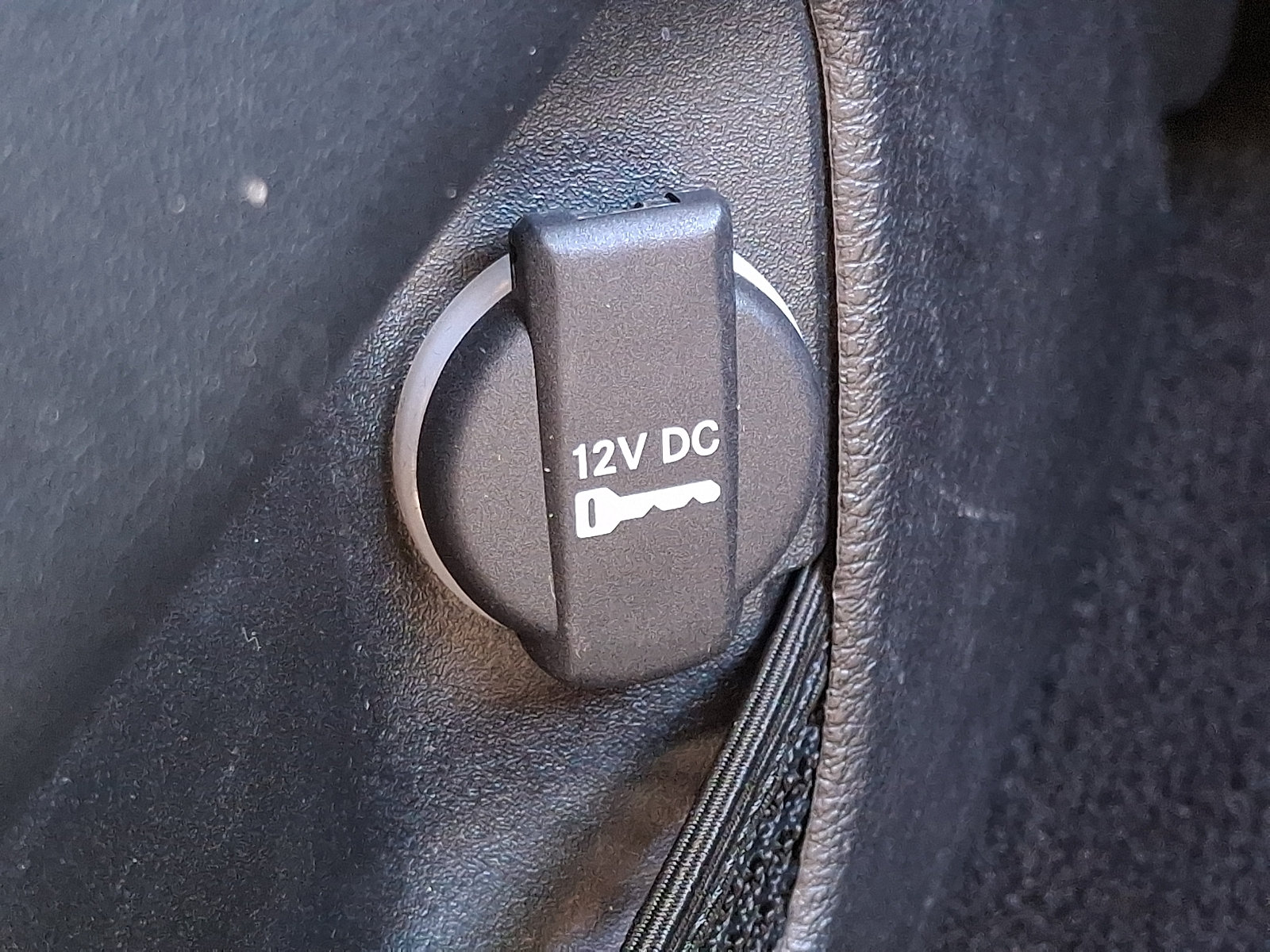 Used 2022 Dodge Challenger SXT w/ Driver Convenience Group AWD/4WD image 25