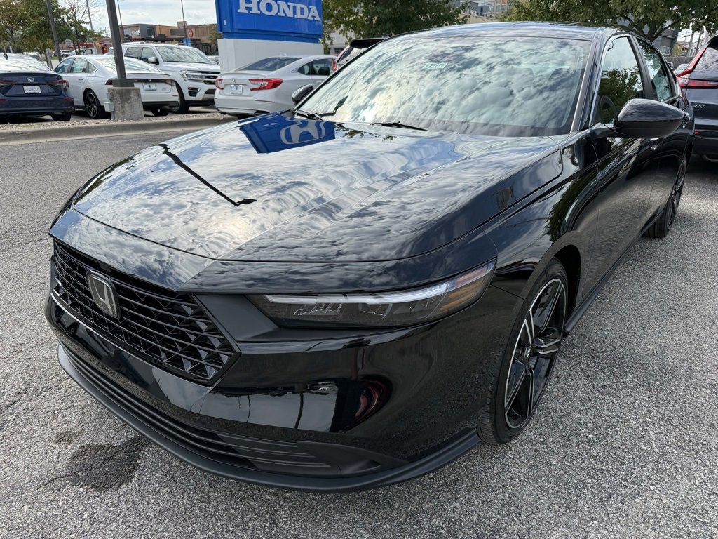 Used 2025 Honda Accord Sport image 9
