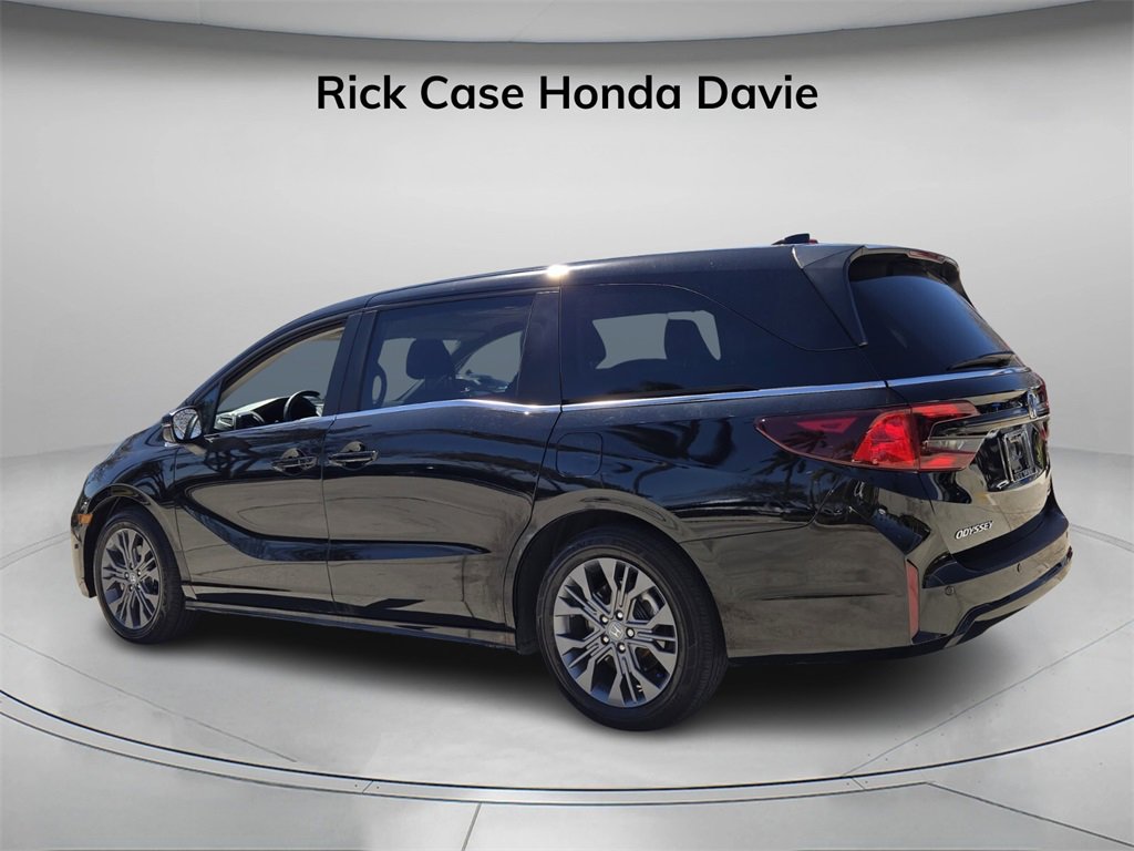 Certified 2025 Honda Odyssey Touring image 7