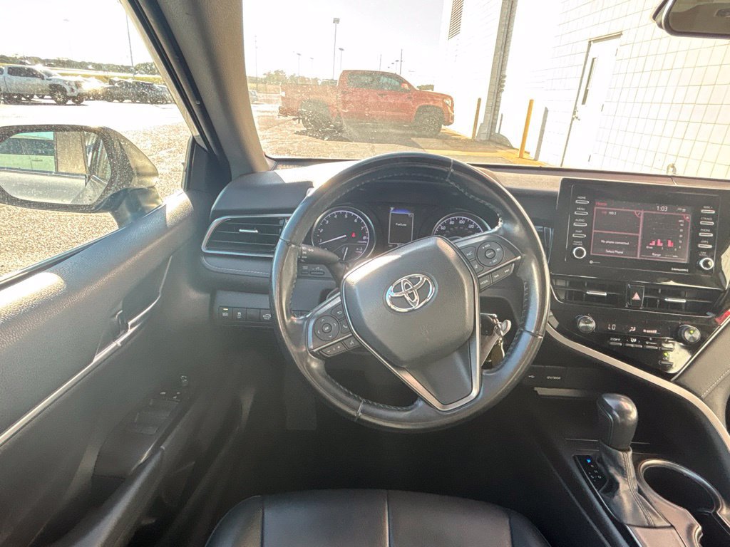 Used 2021 Toyota Camry SE FWD image 3
