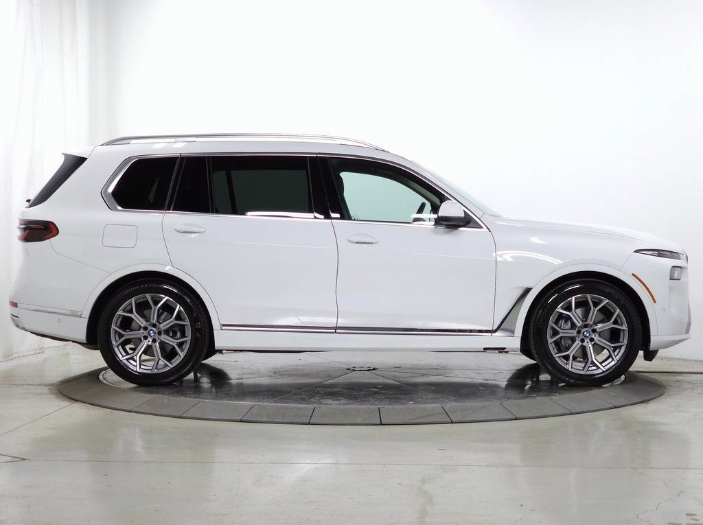Used 2026 BMW X7 xDrive40i AWD/4WD image 13