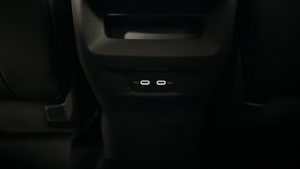 Certified 2025 Volkswagen Tiguan SE FWD image 31