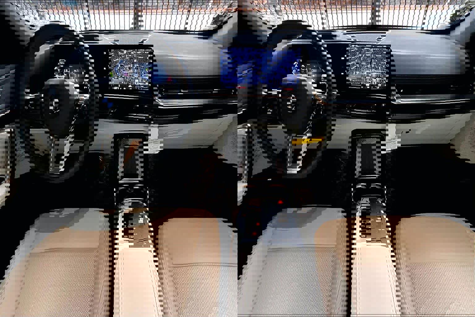 Certified 2026 BMW X1 xDrive28i w/ Technology Package image 15